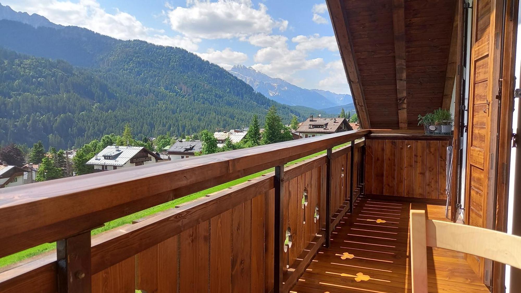 サン・ヴィート・ディ・カドーレDeliziosa Mansarda Con Vista Dolomitiアパートメント エクステリア 写真