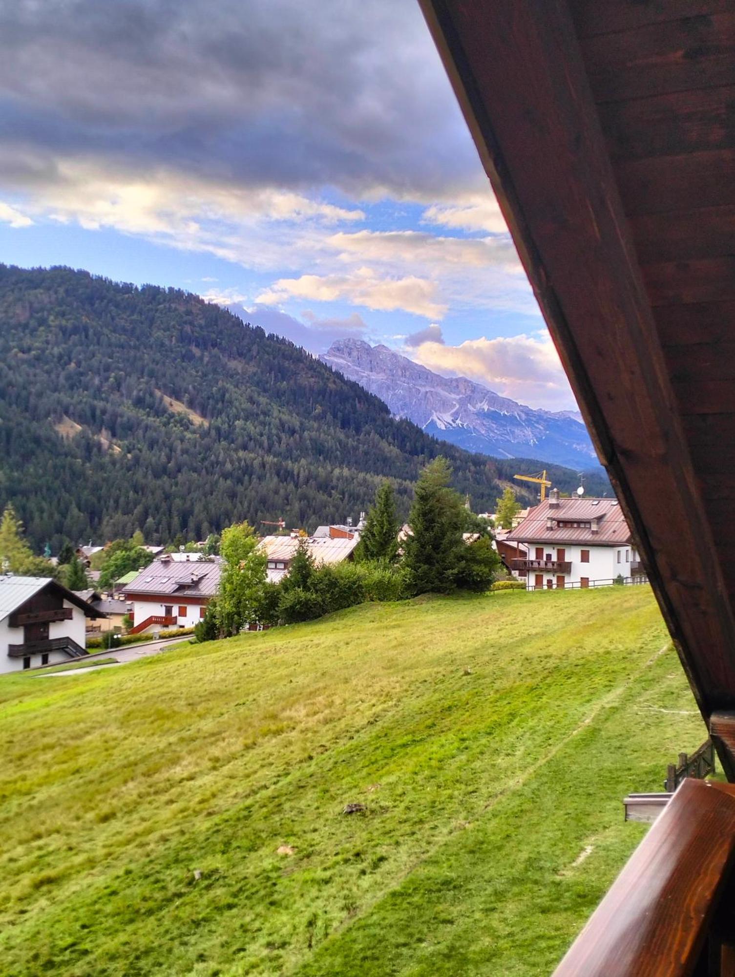 サン・ヴィート・ディ・カドーレDeliziosa Mansarda Con Vista Dolomitiアパートメント エクステリア 写真